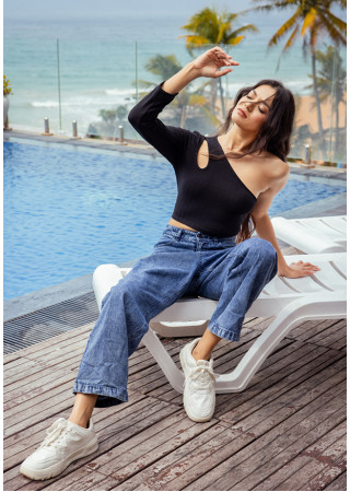 AMARI BLACK ONE SLEEVE TOP